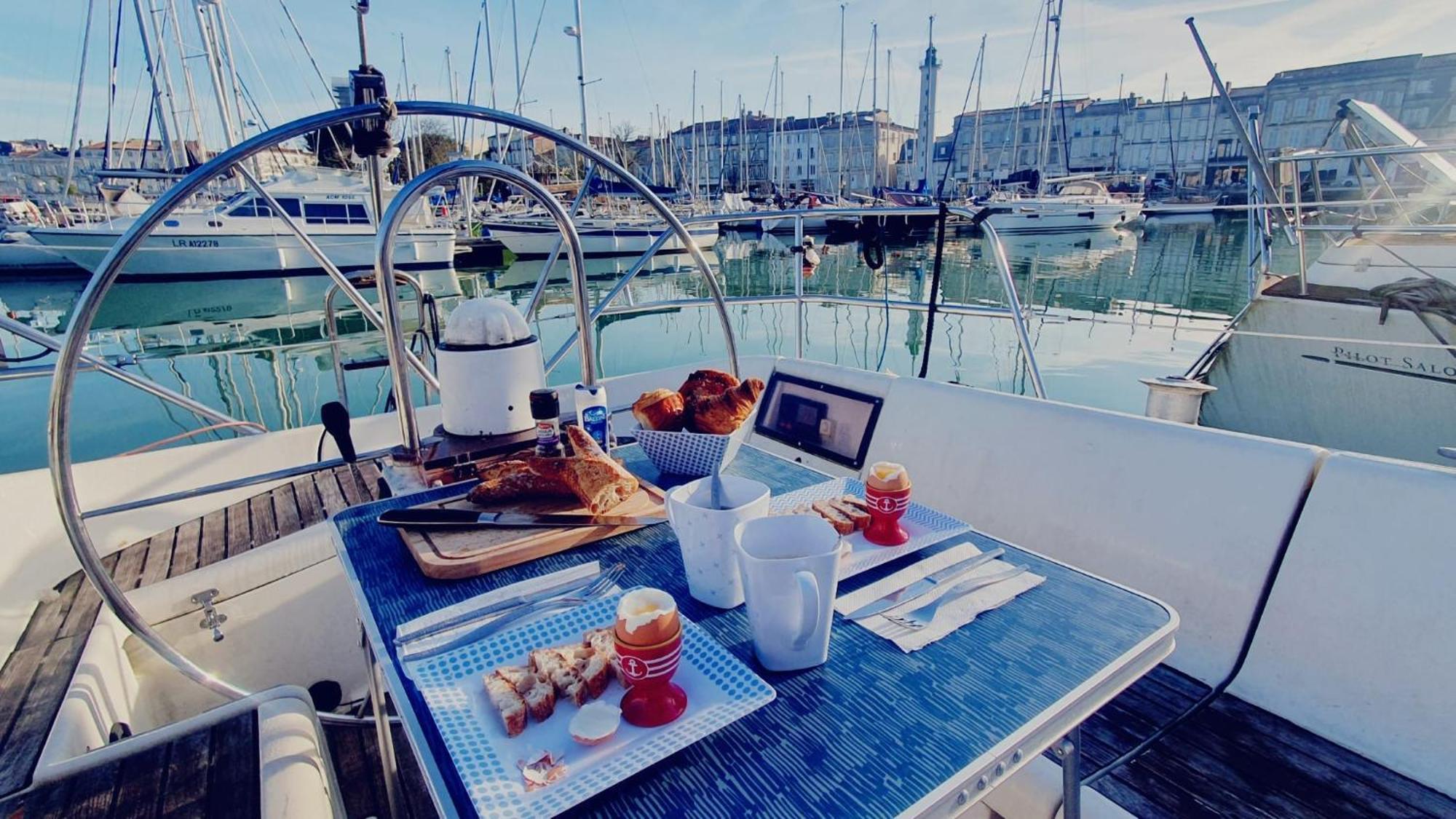 Coriandre 2 - Dormir Sur Un Grand Voilier 9 Personnes By Nuits Au Port La Rochelle  Exterior foto